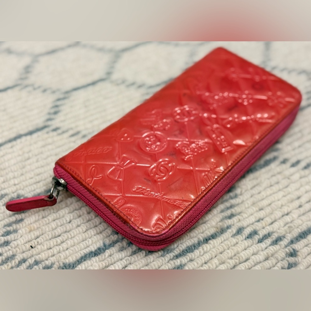 CHANEL Pink Barbie Y2K Vintage Lucky Charm Patent Leather Long Zip Wallet/Clutch - Picture 8 of 16
